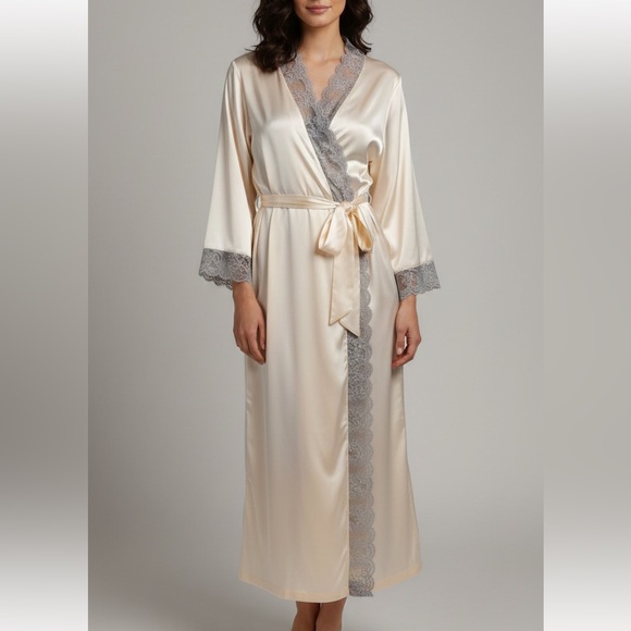 La Perla Other - New LA PERLA SILK Elegant Cream and Gray Lace Trim Robe